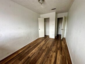Building Photo - 13517 Castilian Dr