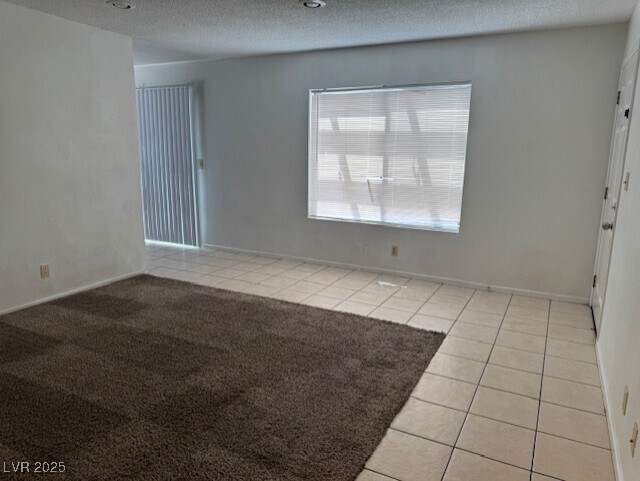 Foto del edificio - 4868 Treetrunk Ave