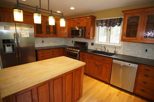 Building Photo - 10601 Chevy Dr