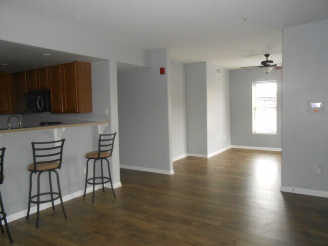 Building Photo - 1212 Walnut Ave
