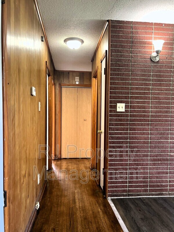 Foto del edificio - 331 Barkwood Dr