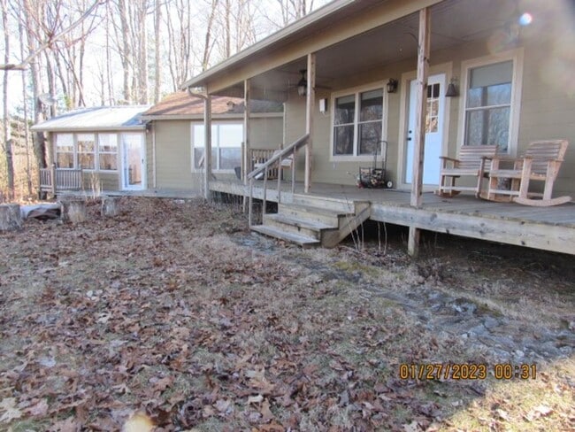 Building Photo - $1,600 - 2 Bedroom / 2 Bath Fully Furnished Cabin with an Amazing View in the Pumpkintown Community