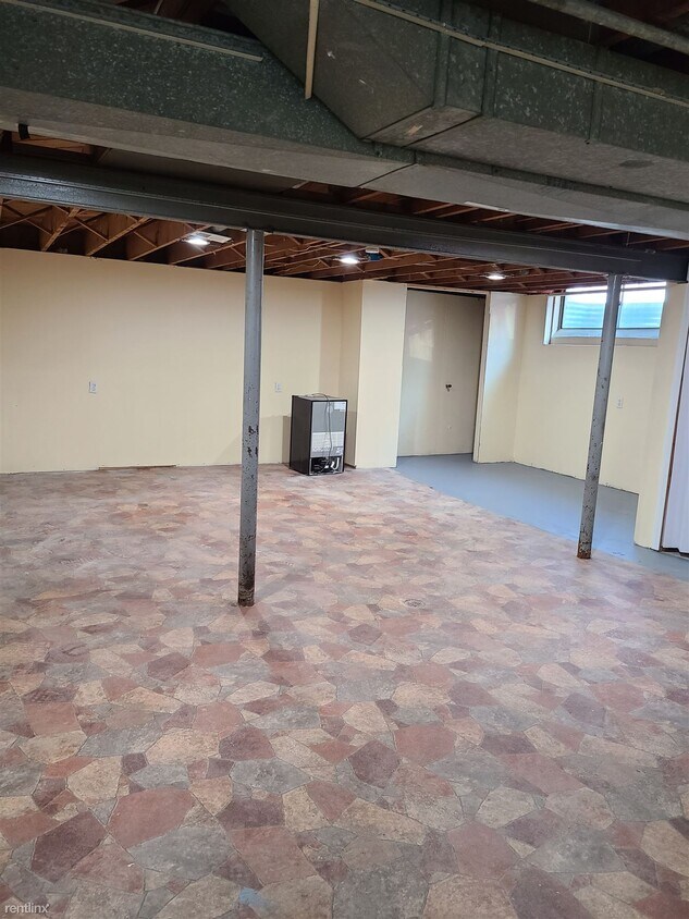 Building Photo - 3 br, 1 bath House - 25149 Hanover St