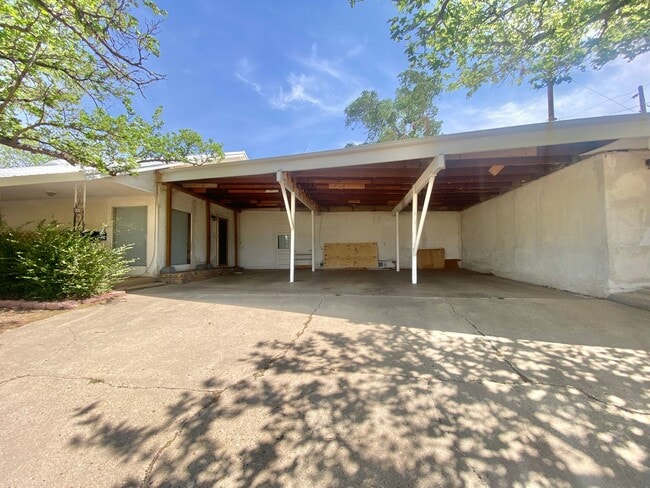 Building Photo - 2019 42nd St