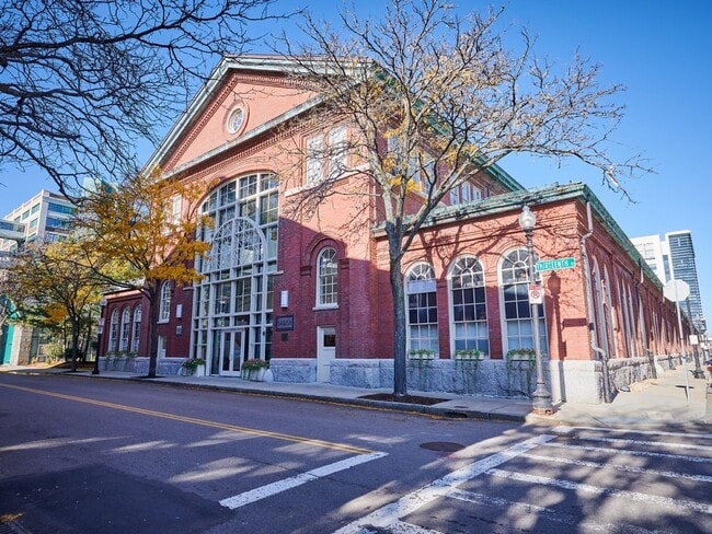 Building Photo - 106 13th St