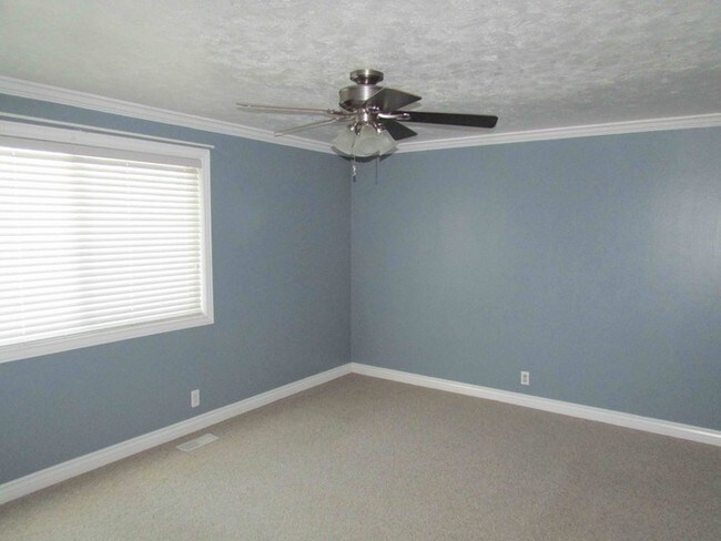 Building Photo - 2 Bedroom Condo in Taylorsville with Garage