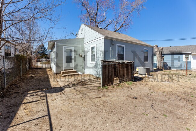 Foto del edificio - 1334 S Dodge Ave