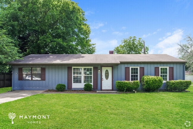 Building Photo - 2115 Fernbrook Dr NE