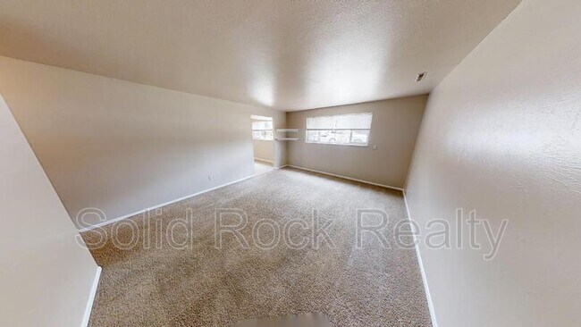 Foto del edificio - 1308 Tappan Cir