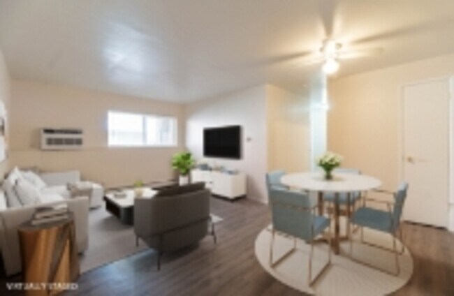 Foto del edificio - 8770 Galen Ct