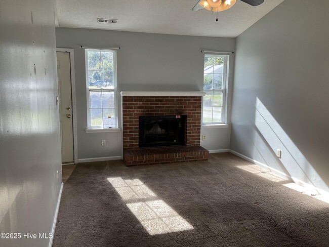 Building Photo - 1526 Tramway Ct