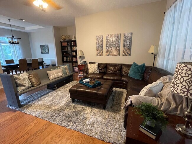 Foto del edificio - 1689 Parkside Cir