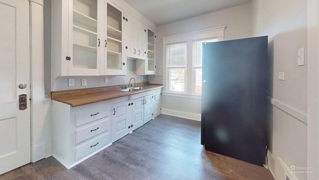 Foto del edificio - 2046 Wyandotte Ave