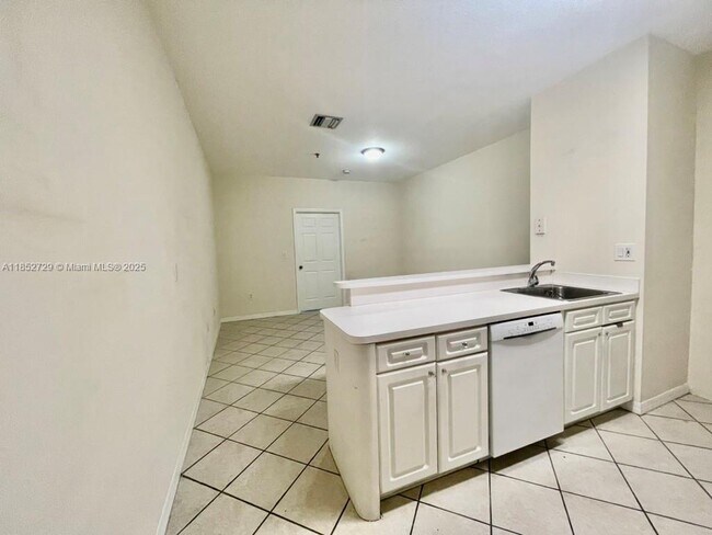 Foto del edificio - 2734 Bird Ave