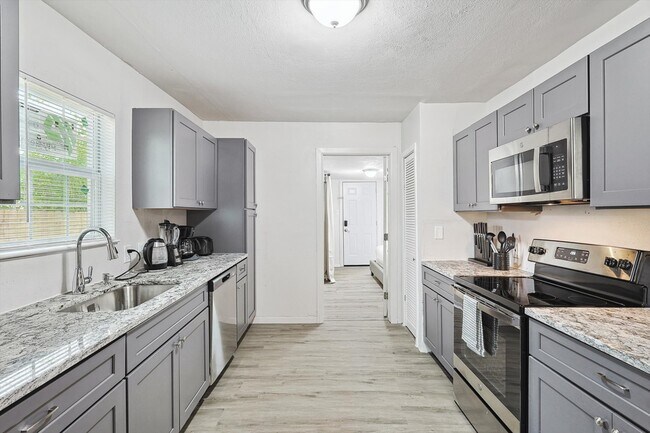 Foto del edificio - 217 Ridgeway Ave