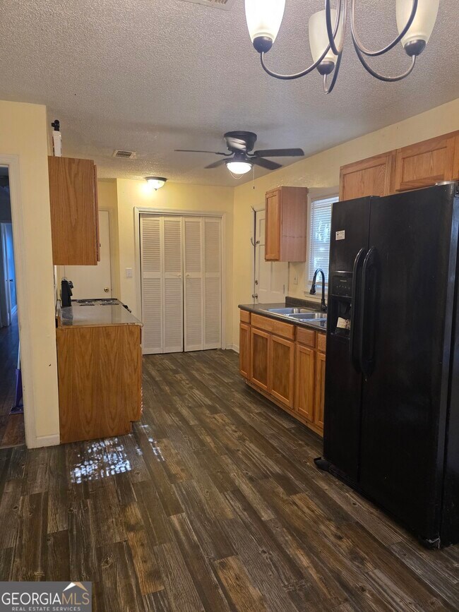 Foto del edificio - 419 Chamlee Dr