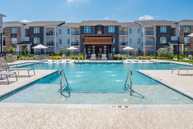 Building Photo - Bluebonnet Reserve