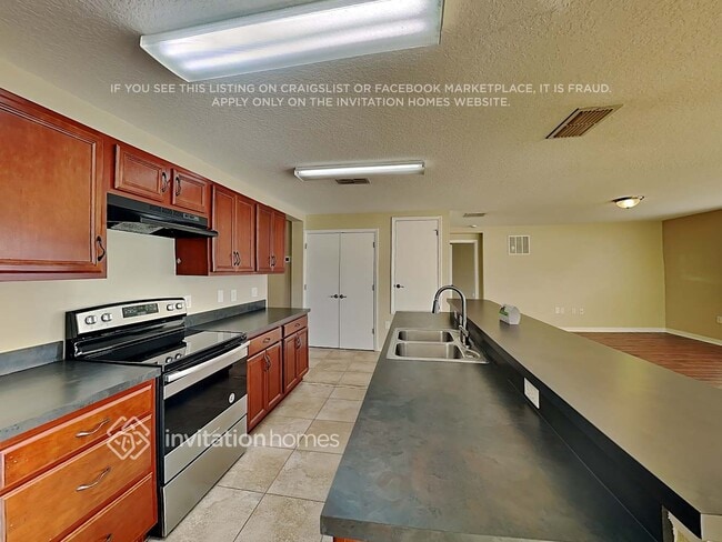 Building Photo - 3011 Yarrow Ln