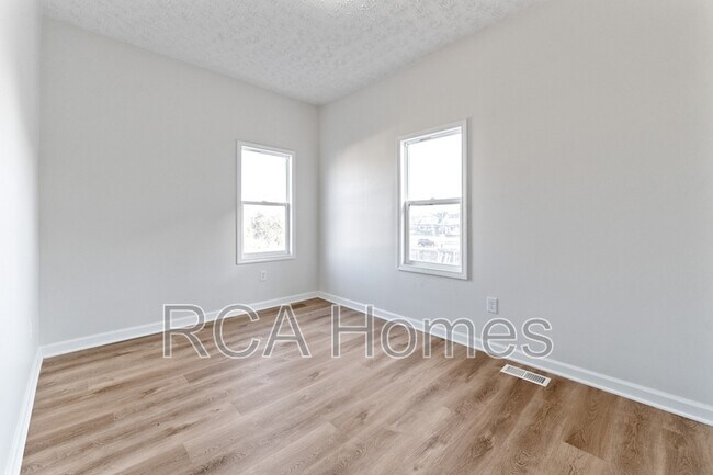 Foto del edificio - 21 N Gray St