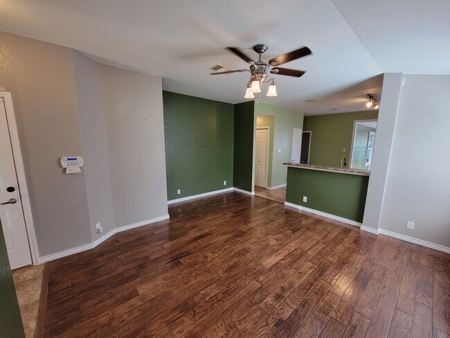 Building Photo - 2123 Wiltshire Dr