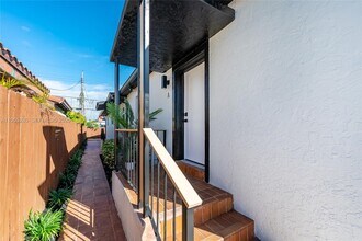 Building Photo - 3321 NW 19th Terrace