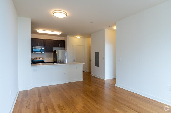 1HAB, 1BA - 650 ft² - 18 Park