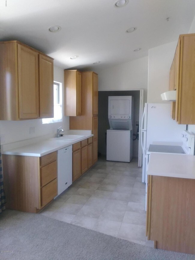 Foto del edificio - 7550 E Earll Dr