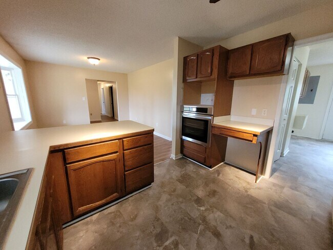 Building Photo - Available Soon! Country Living only Minutes to US 17