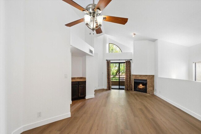 Foto del edificio - 10301 N 70th St