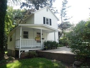 Building Photo - 28 Strawtown Rd