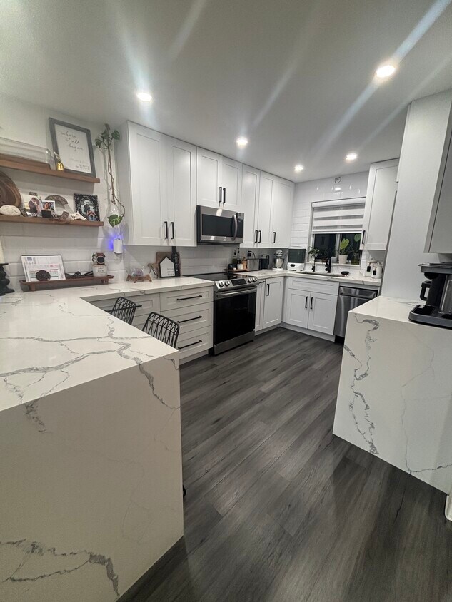 Foto principal - 1700 NW North River Dr
