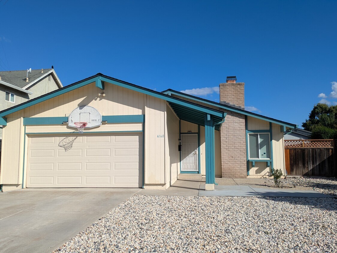 Primary Photo - 4160 Arpeggio Ave