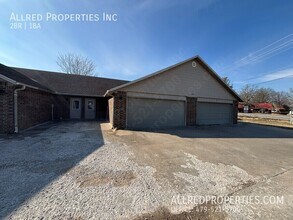 Building Photo - 2697 N Center St