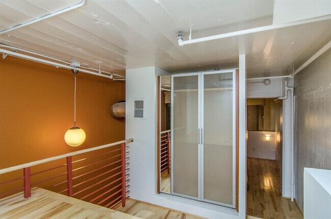 Building Photo - 163 W 200 S