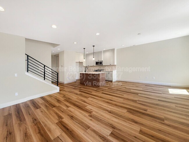 Foto del edificio - 373 E Lombard Ln