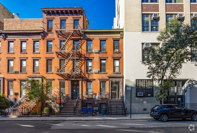 Building Photo - 241 W 24th St