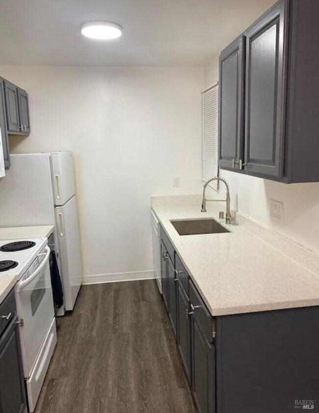 1625 Park Ln Unit 10, Fairfield, CA 94533 Condo for Rent in Fairfield