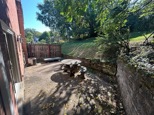 Building Photo - Arnold1313-1315