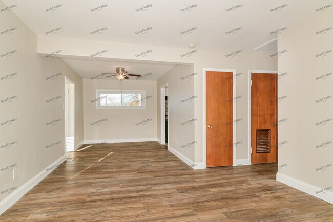 Building Photo - 1115 Ann Ave