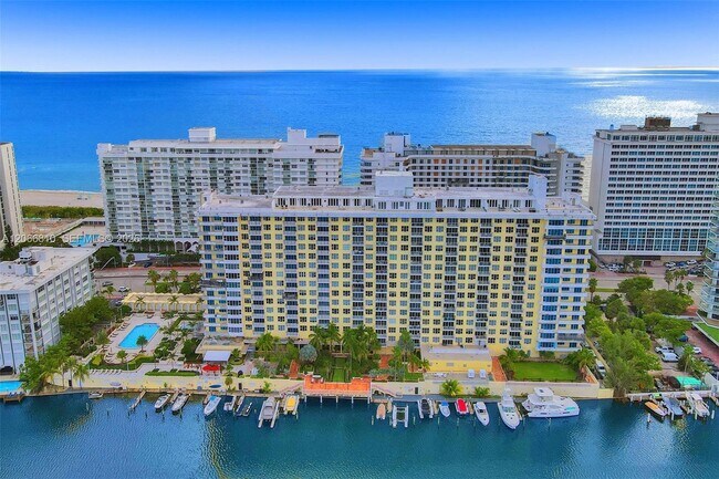 Foto del edificio - 5600 Collins Ave