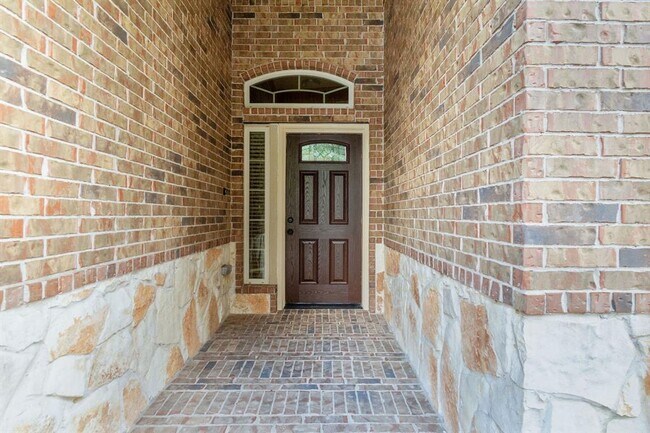 Building Photo - 39 Handbridge Pl