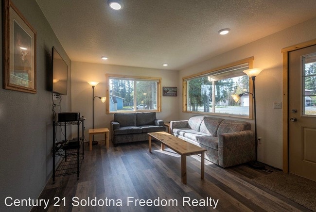 Building Photo - 2 br, 1.5 bath House - 35812 Sunset Park