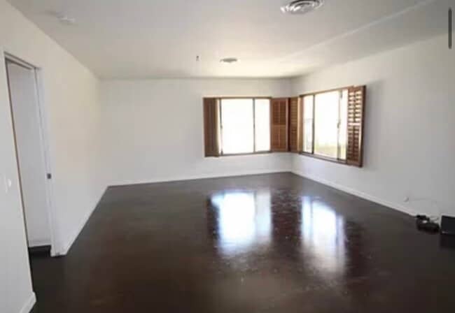 Building Photo - 1480 E Palm Tree Dr
