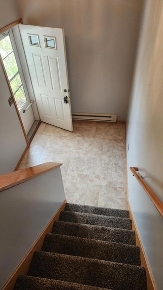 Building Photo - 779 9th St SE