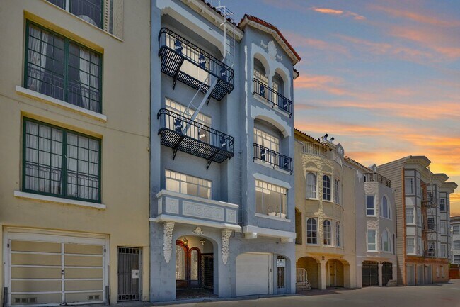 Building Photo - 3675 Fillmore St