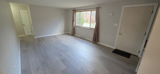 Building Photo - 5 McMichael Rd