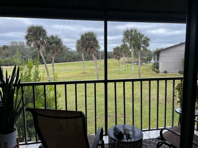 Vista desde el porche cubierto - 927 Capri Isles Blvd