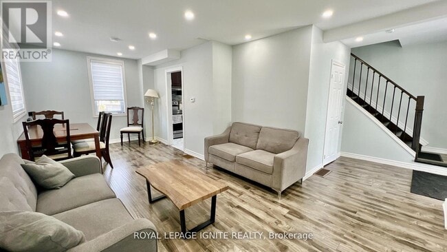 Building Photo - 514 Frank St