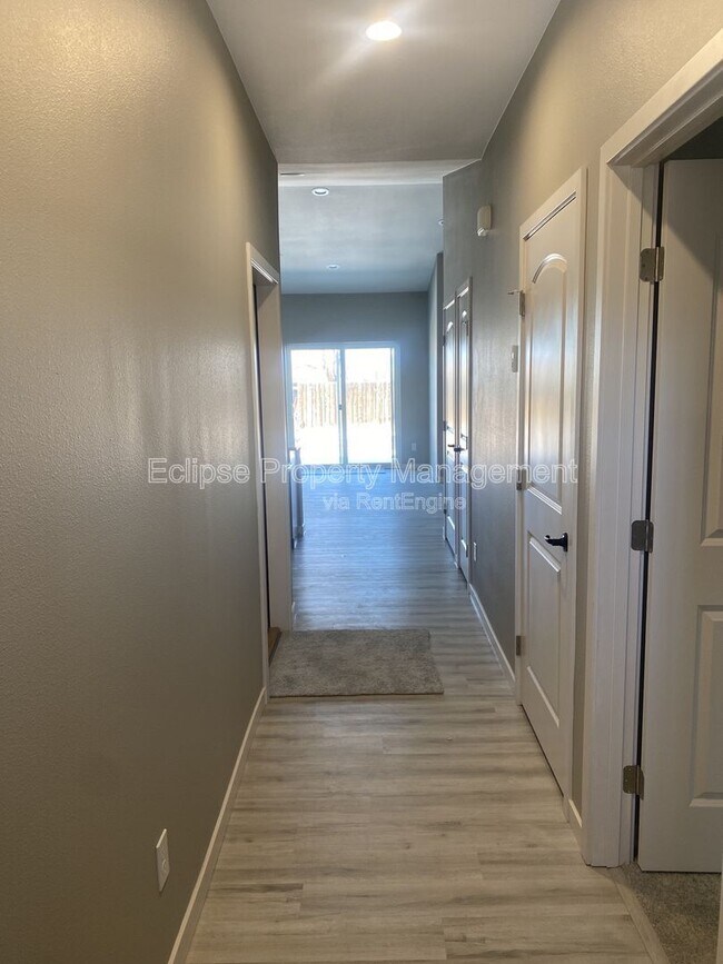 Foto del edificio - 511 Crestone Ave