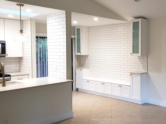 Foto del edificio - 541 NE 47th St